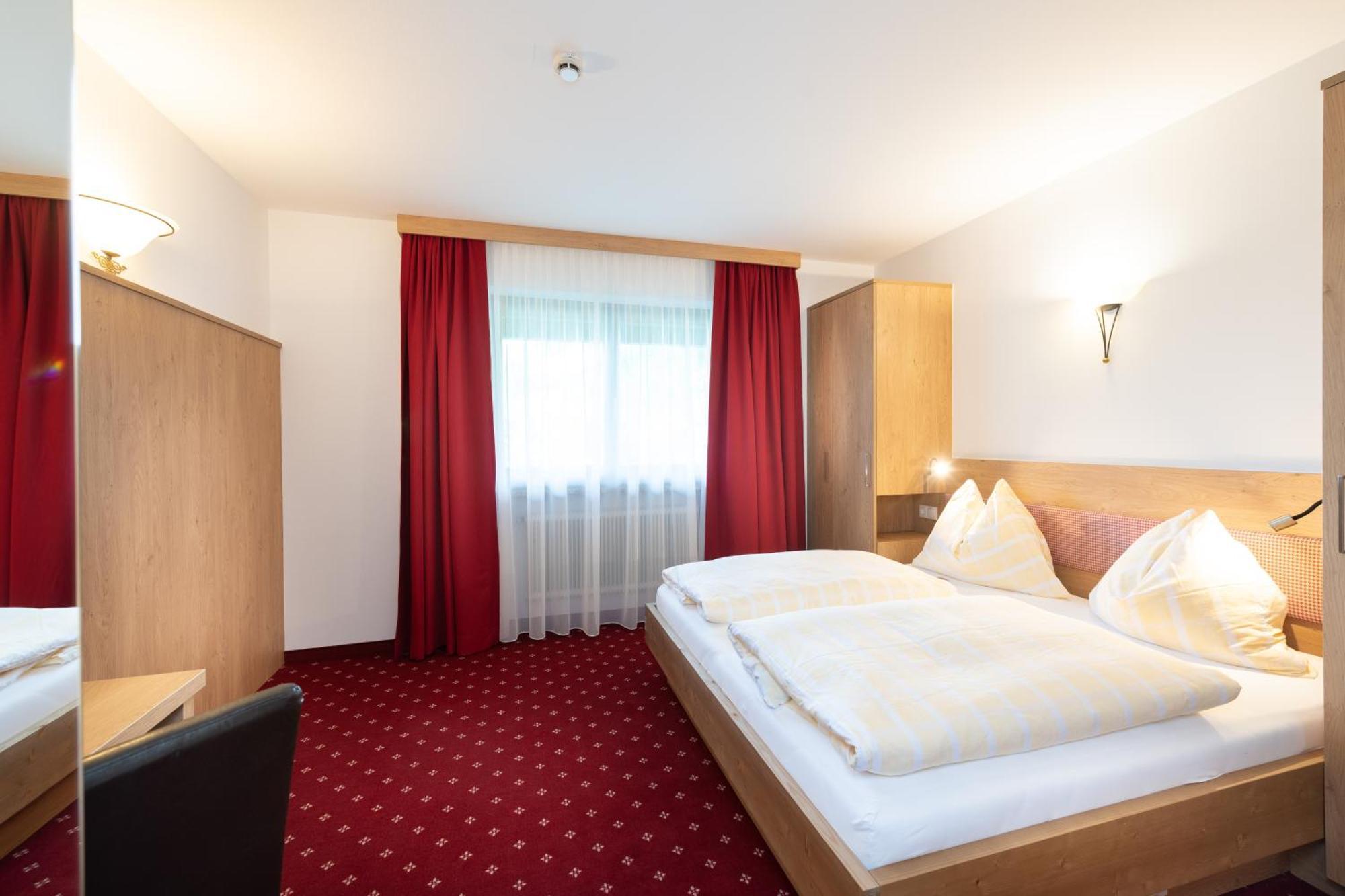 Hotel Gasthof Kroell - Inkl Nationalpark-Karte, 1 X Grossglockner Hochalpenstrasse Kostenlos, Verschiedene Bergbahnen Kostenlos, Badesee Kostenlos, Bus & Zug Kostenlos, Regionale Kueche Niedernsill Exterior foto